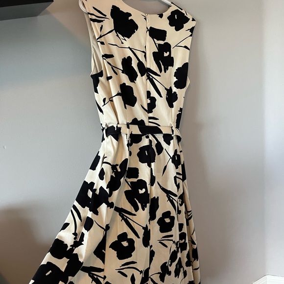 Size 12 Joseph Ribkoff belted A lined dress. - Picture 2 of 5